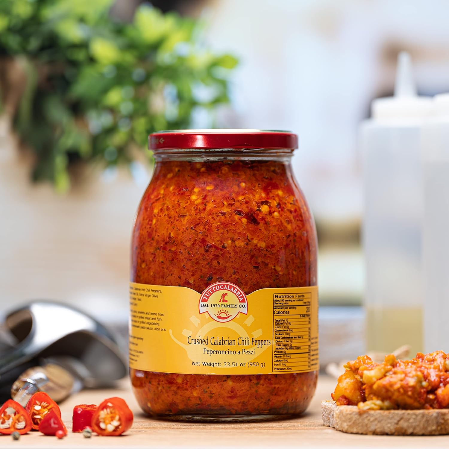 TuttoCalabria Crushed Hot Chili Peppers – 33.5 oz (950 g)